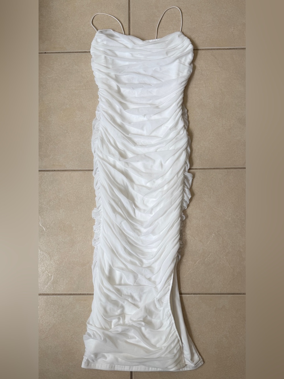 Steps New York White Ruched Bodycon Novelty Dress with Leg Slit Size L
